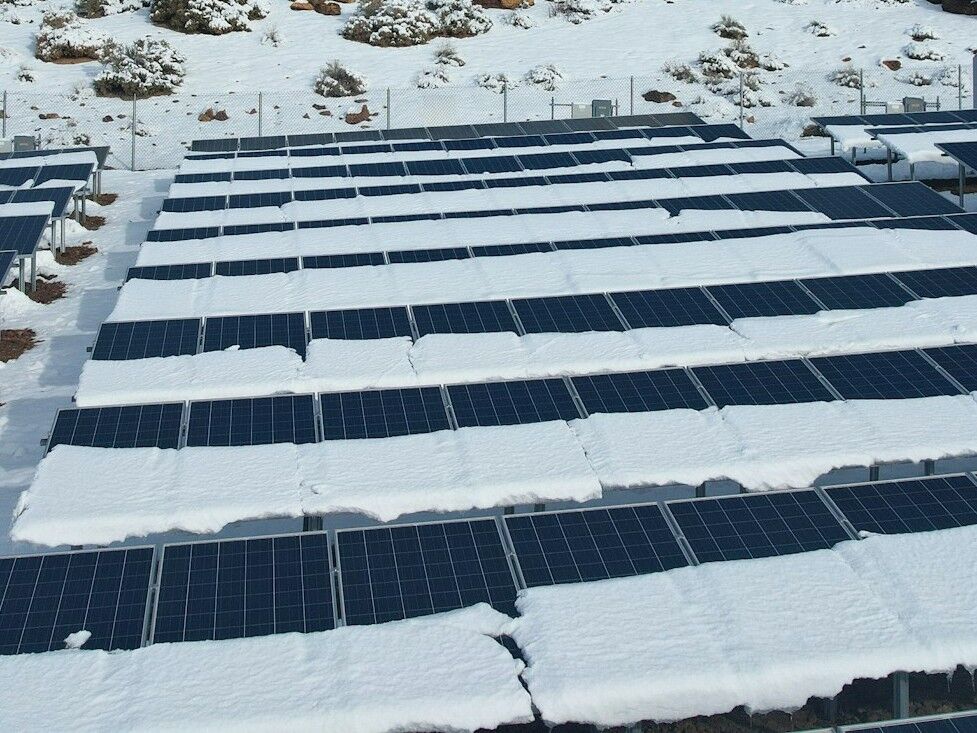 Do solar panels work in snow or cold?